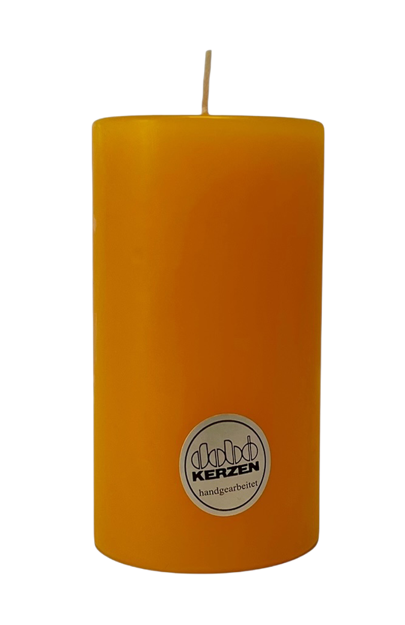 Maisgelb Dobo-Kerze – handgegossen & rußfrei | Elegantes Design aus Deutschland