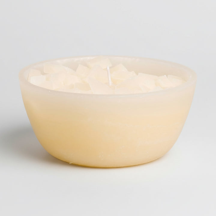 Handgefertigte Mitmachkerze in Creme, Schalenkerze mit Wachsstücken – elegant, natürlich und handmade in Germany.