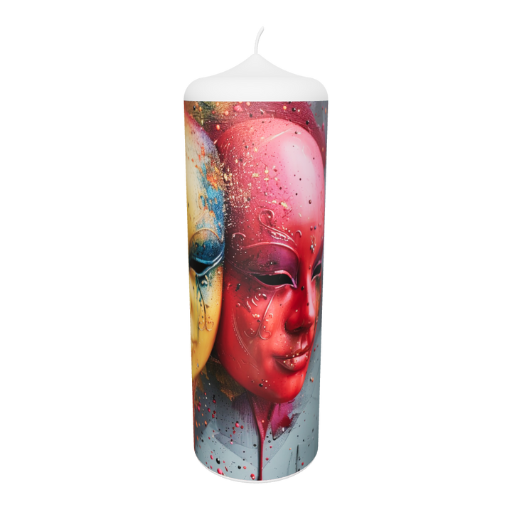 Künstlerkerze mit rotem Porträt und verdecktem Gesicht – emotionaler Ausdruck zwischen Licht, Farbe und Symbolik.