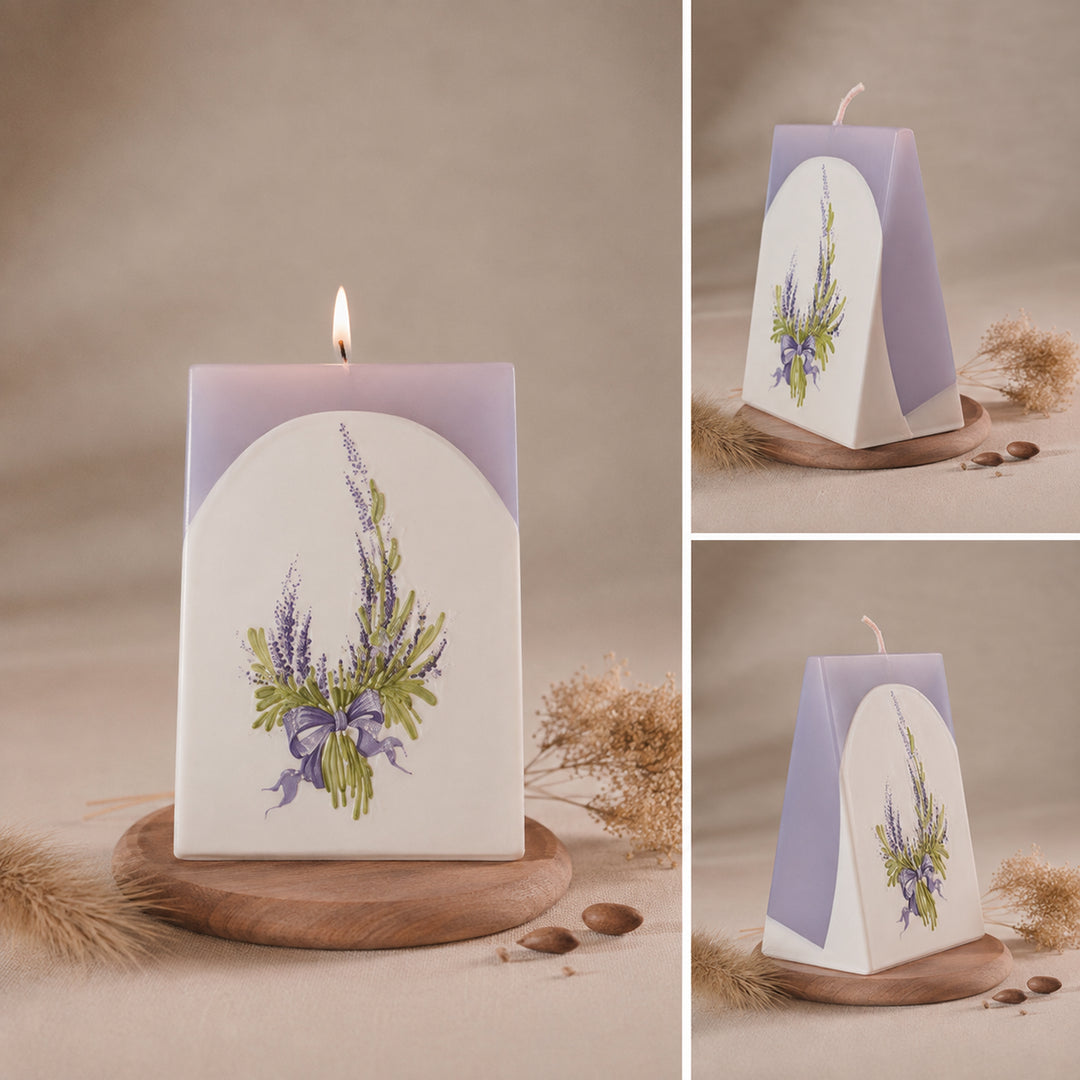 Dekorative Dreieckskerze mit Lavendelmotiv in Lila und Weiß, 11,5 cm hoch, florale Kerze als Wohnaccessoire und Geschenk in 3 Ansichten 