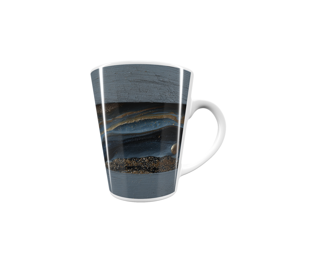 „Latte-Tasse konisch mit abstraktem Design in Blau, Grau und Gold, inspiriert von Bauhaus und moderner Abstraktion“