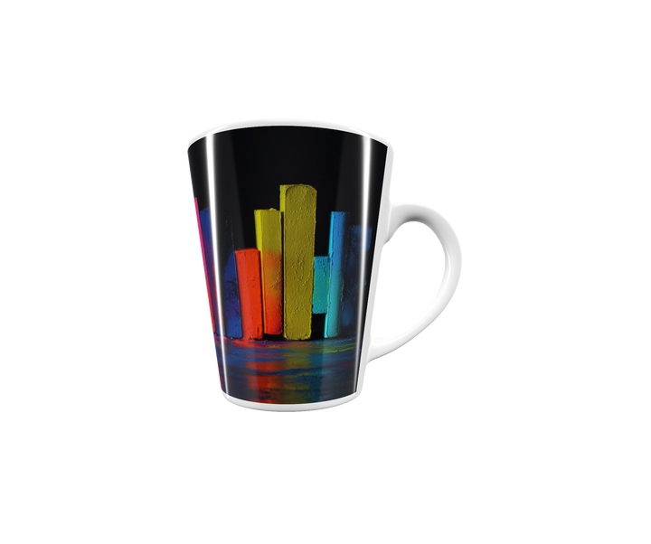 „Latte-Tasse konisch mit abstraktem Neon-Motiv in Pink, Blau, Gelb, Orange und Grün, inspiriert von Pop-Art“