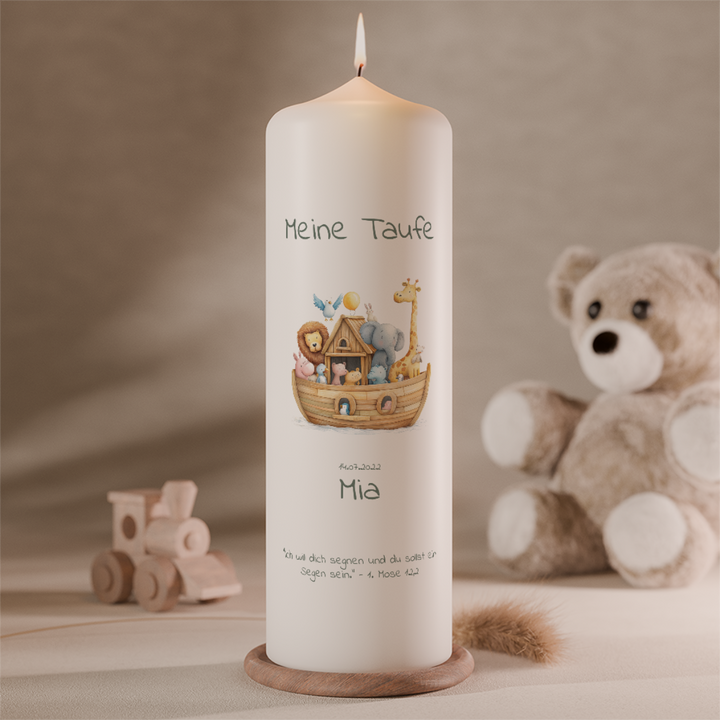 Taufkerze Arche Noah mit Tierillustrationen, personalisiert mit Name Mia