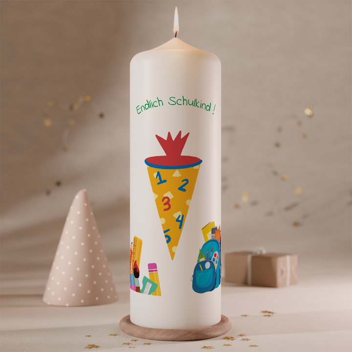 Personalisierte Einschulungskerze mit Zahlenmotiv und Schulanfang Design