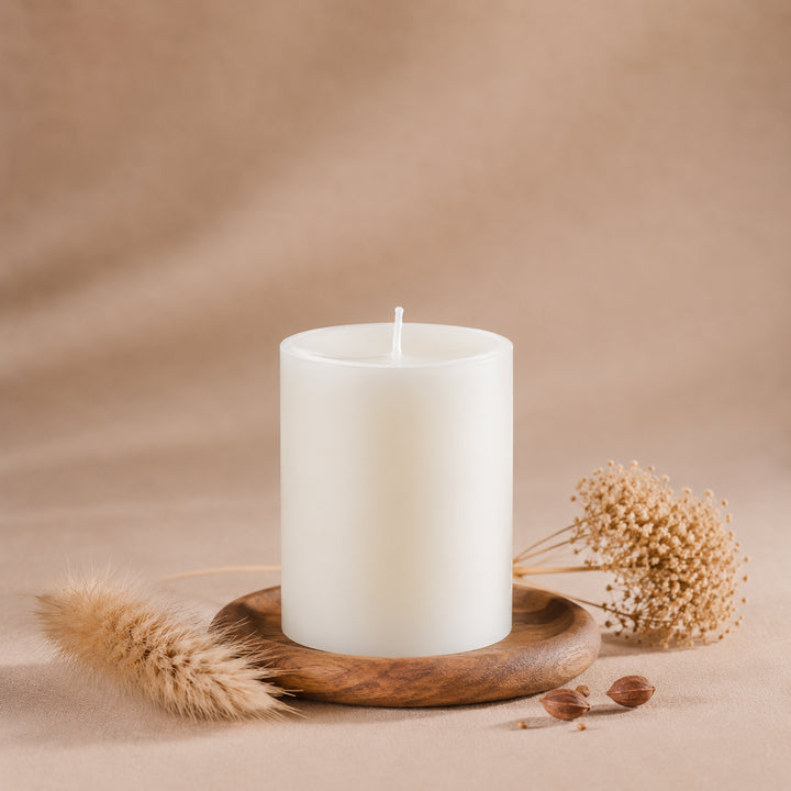Engels Original Stumpenkerze Ø 80 mm in Champagner – elegante durchgefärbte Dekokerze für Wohnraum und Tischdekoration.