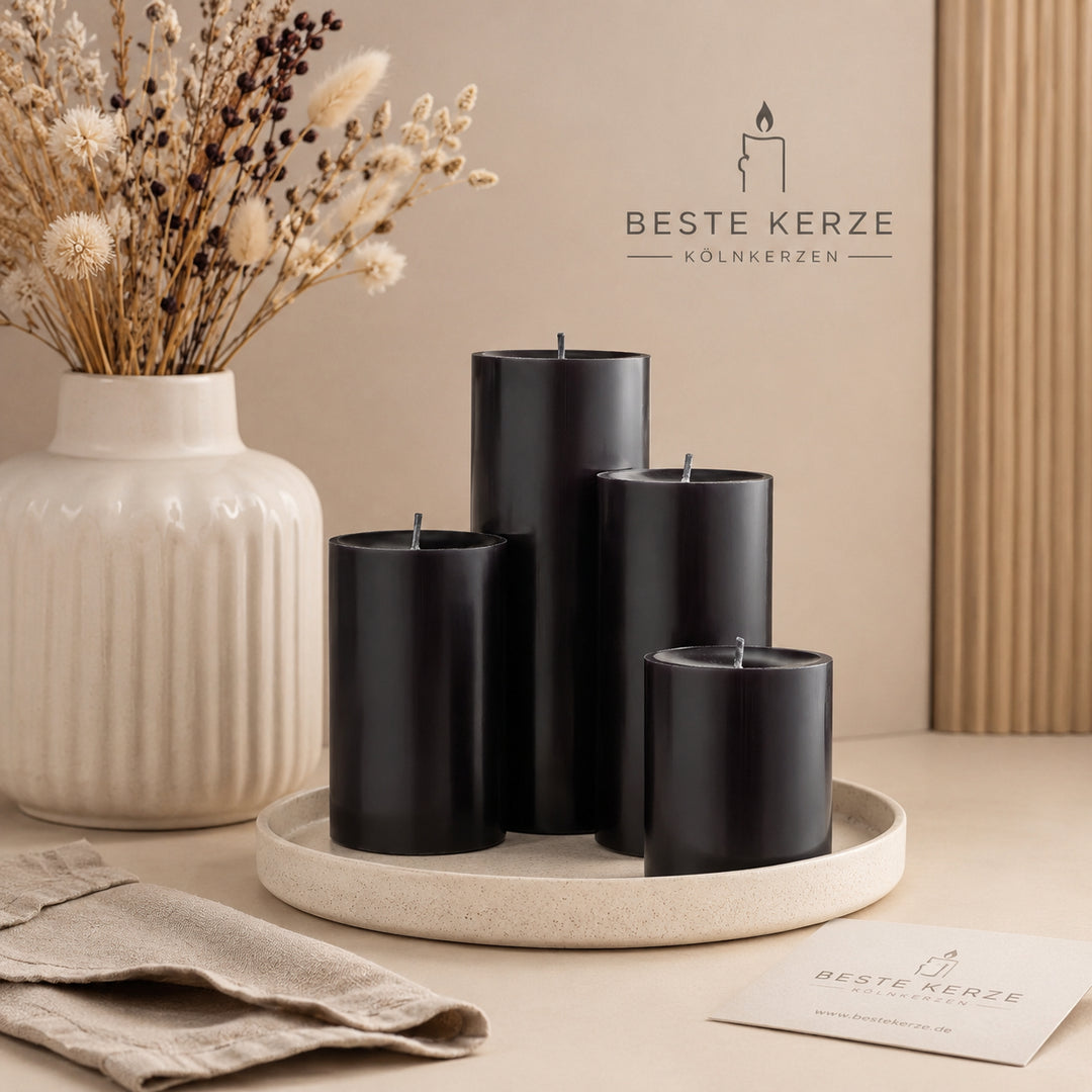 Engels Original Stumpenkerze Ø 80 mm in Schwarz – moderne durchgefärbte Qualitätskerze für stilvolle Wohn- und Tischdekoration.