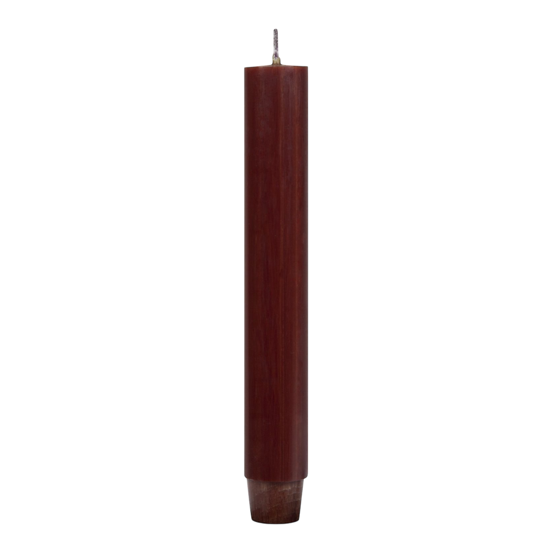 Flachkopf-Stabkerze in dunkel-schokolade handgearbeitet von JASPERS Kerzen – ca. 10 Stunden Brenndauer, ideal für stilvolle Tischdekorationen.