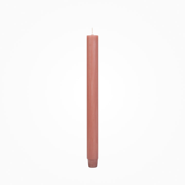 Durchgefärbte Flachkopf-Stabkerze von Jaspers in  antikrosa – 29 cm hoch, Ø 2,2 cm, lange Brenndauer, verjüngter Fuß, stilvolles Design für Tischdeko und Wohnambiente