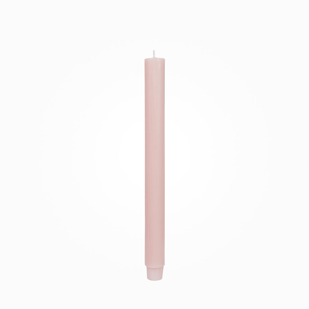 Durchgefärbte Flachkopf-Stabkerze von Jaspers in iced-apricot,, – 29 cm hoch, Ø 2,2 cm, lange Brenndauer, verjüngter Fuß, stilvolles Design für Tischdeko und Wohnambiente