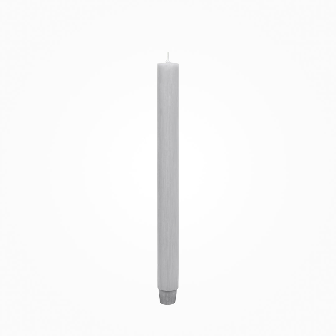 Durchgefärbte Flachkopf-Stabkerze von Jaspers in  tauben-grau  – 29 cm hoch, Ø 2,2 cm, lange Brenndauer, verjüngter Fuß, stilvolles Design für Tischdeko und Wohnambiente