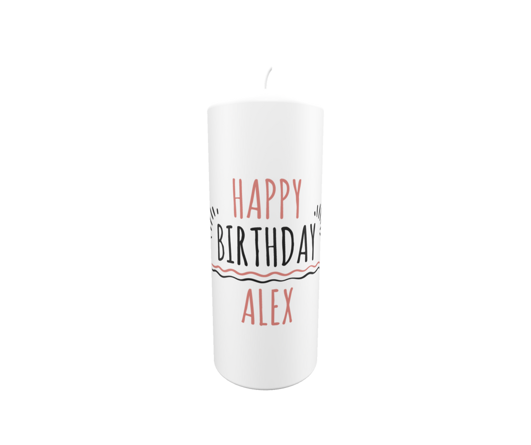 Handgefertigte Geburtstagskerze mit modernem Schriftzug „Happy Birthday Alex“ in Rosa und Schwarz, stilvoll und minimalistisch gestaltet.
