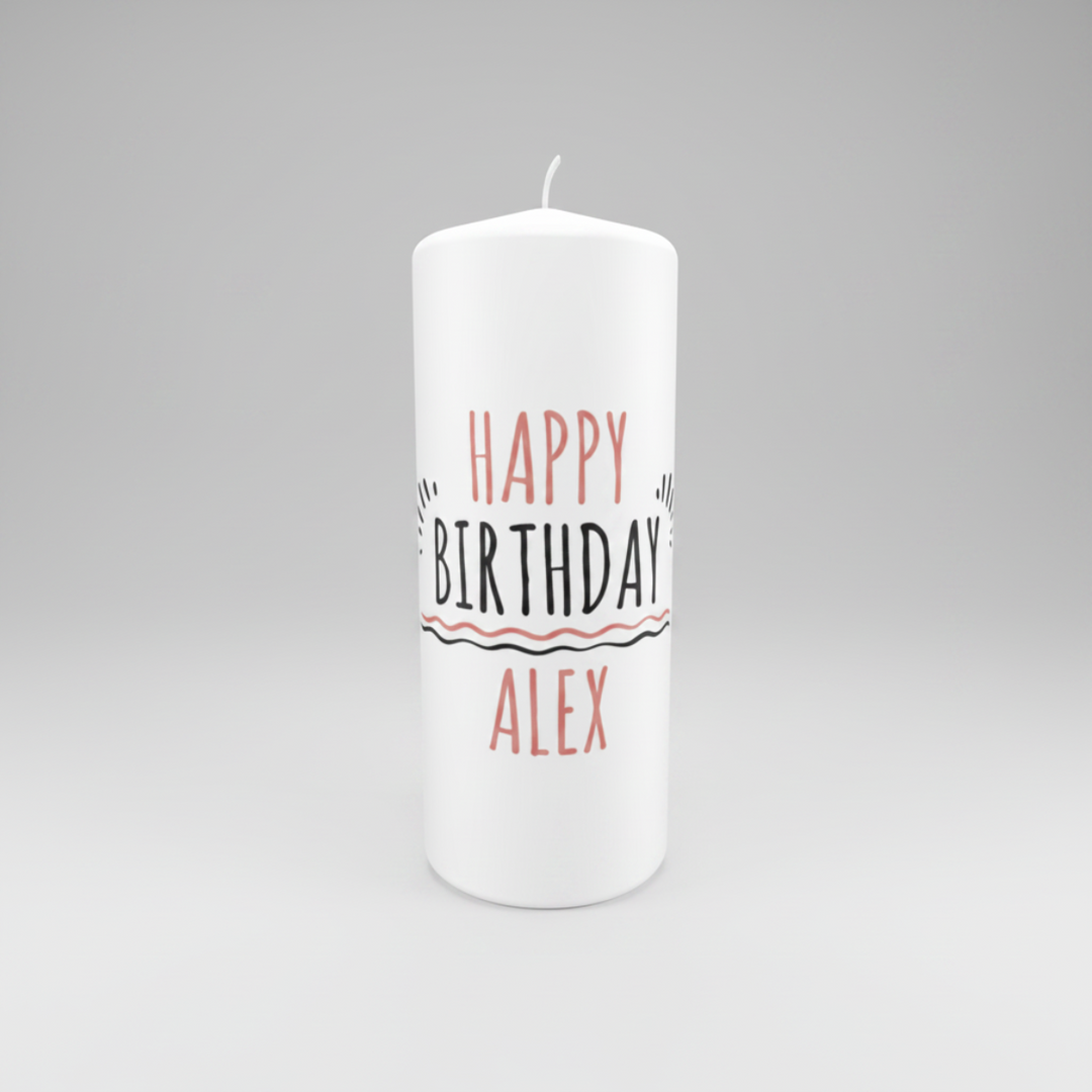 Personalisierte Geburtstagskerze „Happy Birthday“ in 150 × 60 mm mit Name und stilvollem Geburtstagsmotiv.