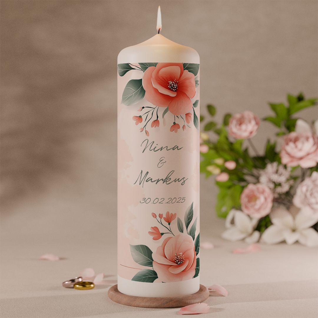 personalisierte hochzeitskerze mit blumenmotiv und namen