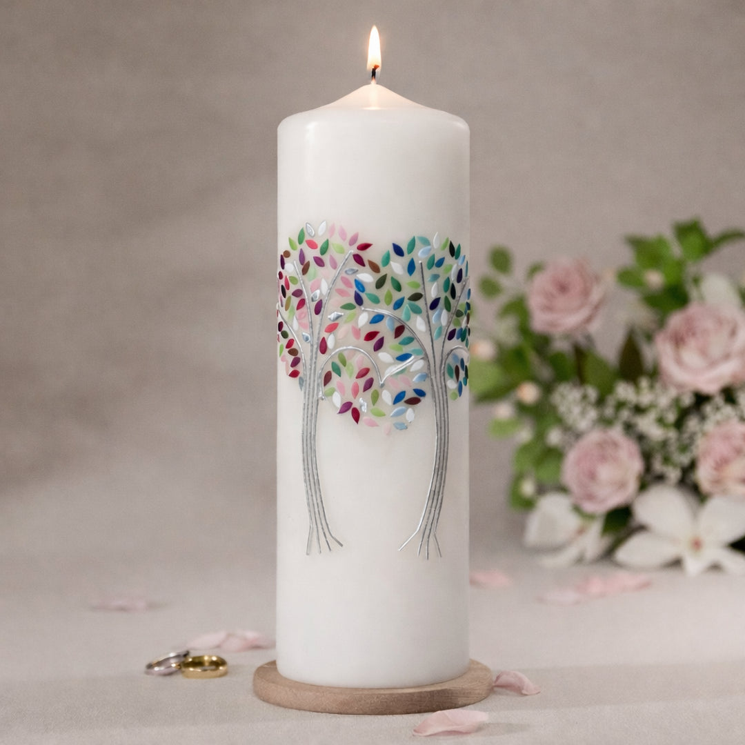 Hochzeitskerze Lebensbaum mit zwei Bäumen und Herzkrone, personalisierbar mit Namen und Datum