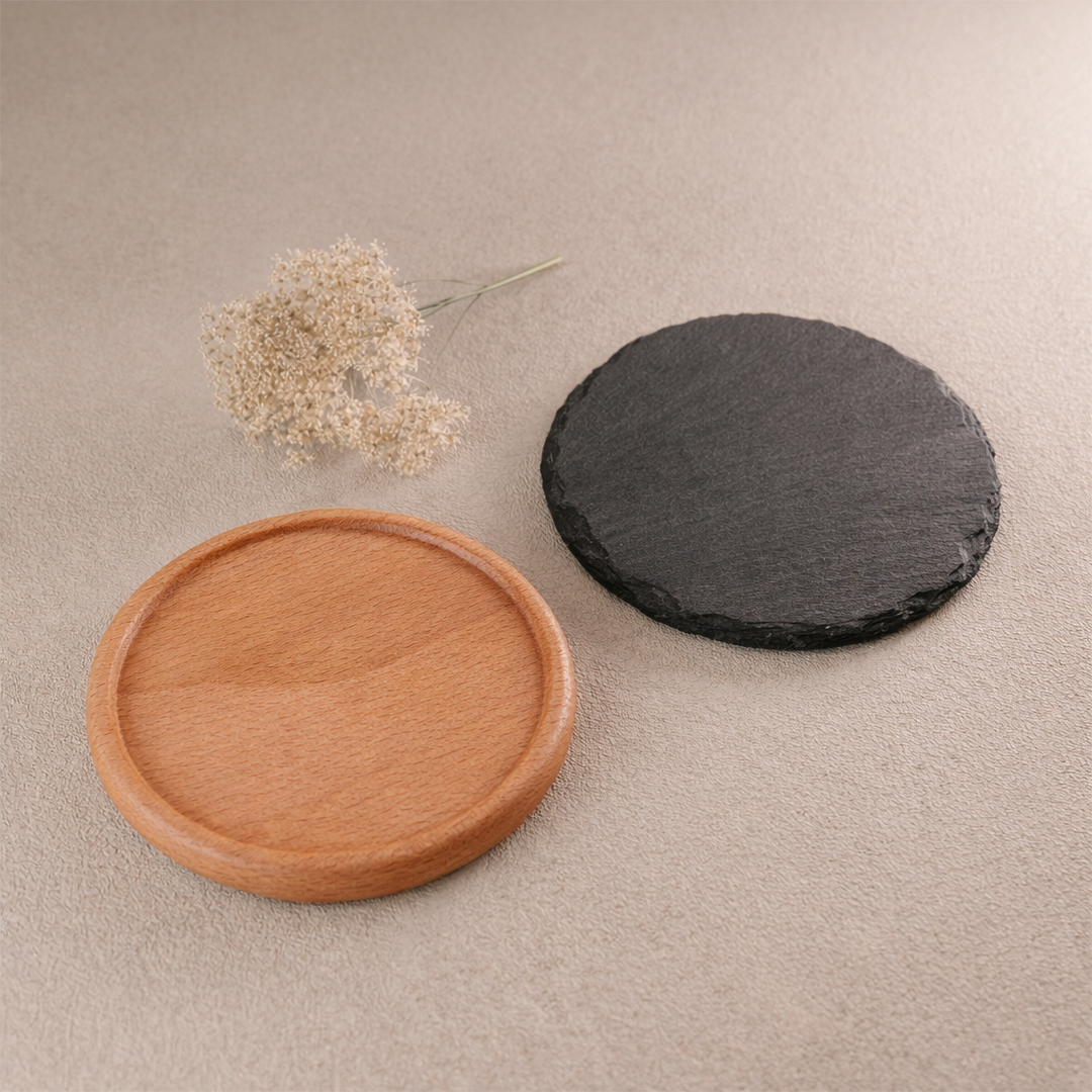 Muster Kerzenhalter aus Holz und Schiefer mit 10 cm Durchmesser für Kerzen