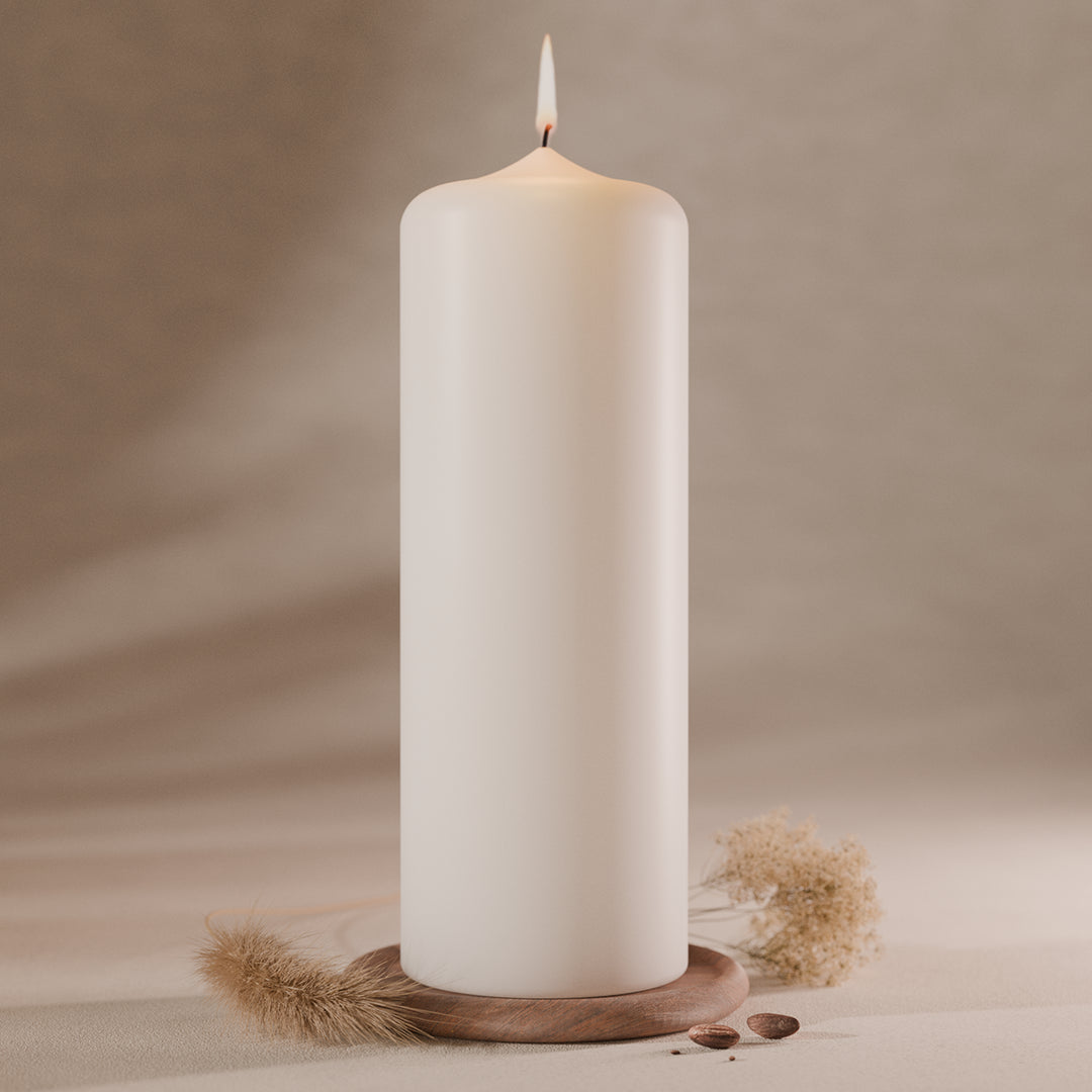 Kerzenrohling Stumpenkerze in Weiß, 250x80 mm, glatte Oberfläche auf neutralem Hintergrund