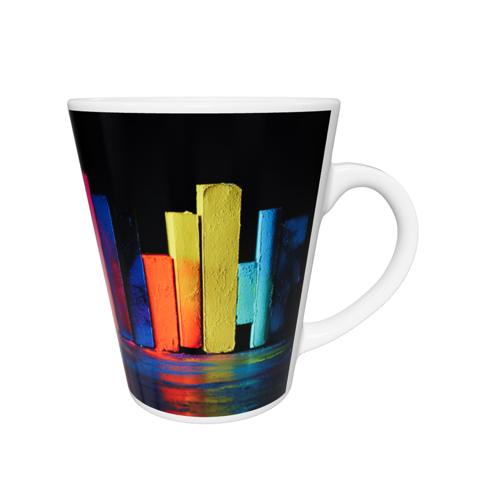 „Latte-Tasse konisch mit abstraktem Neon-Motiv in Pink, Blau, Gelb, Orange und Grün, inspiriert von Pop-Art“