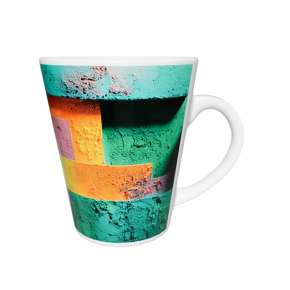 „Latte-Tasse konisch mit abstrakter Treppenstruktur und Farbflächen in Grün, Orange, Gelb und Pink inspiriert von Bauhaus“