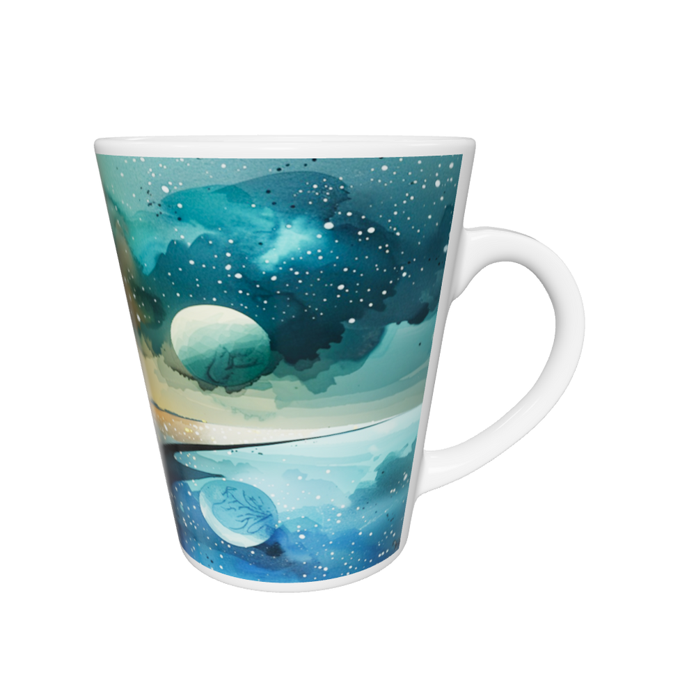 „Latte-Tasse konisch mit poetischem Motiv in Aquarelloptik, Silhouette auf einem Hügel zwischen brennendem Himmel und kosmischer Nacht“