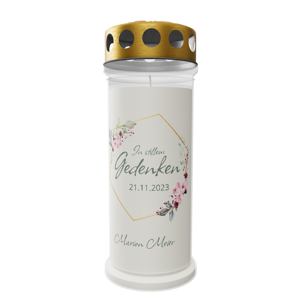 Personalisierte Gedenkkerze „In stillem Gedenken“ mit Name und Datum, Grablicht mit Blumenmotiv und goldenem Schutzdeckel