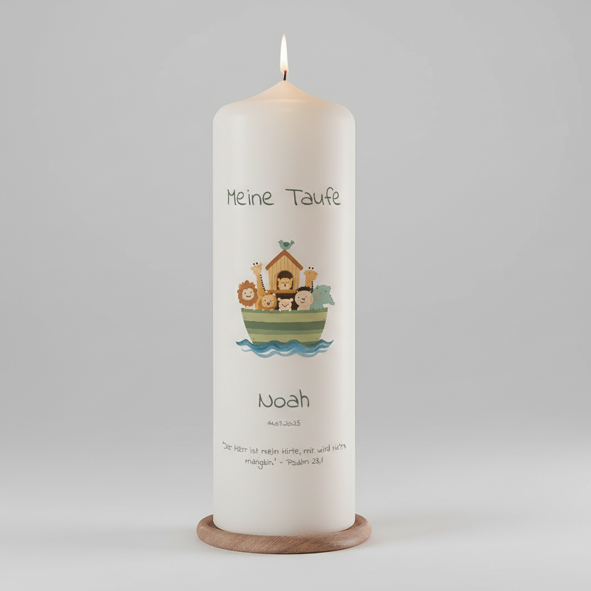 Detailansicht der Taufkerze mit Arche-Noah-Motiv und liebevollen Tierillustrationen
