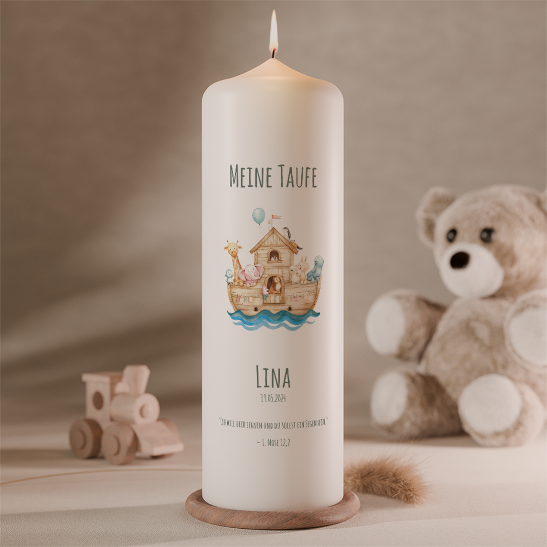 Taufkerze Arche Noah für Mädchen mit Tierillustrationen, personalisiert mit Name Lina und Taufdatum