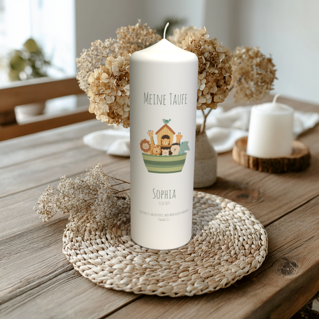 Personalisierte Taufkerze mit Arche-Noah-Motiv, Name Sophia und Bibelvers – handgefertigt und liebevoll gestaltet