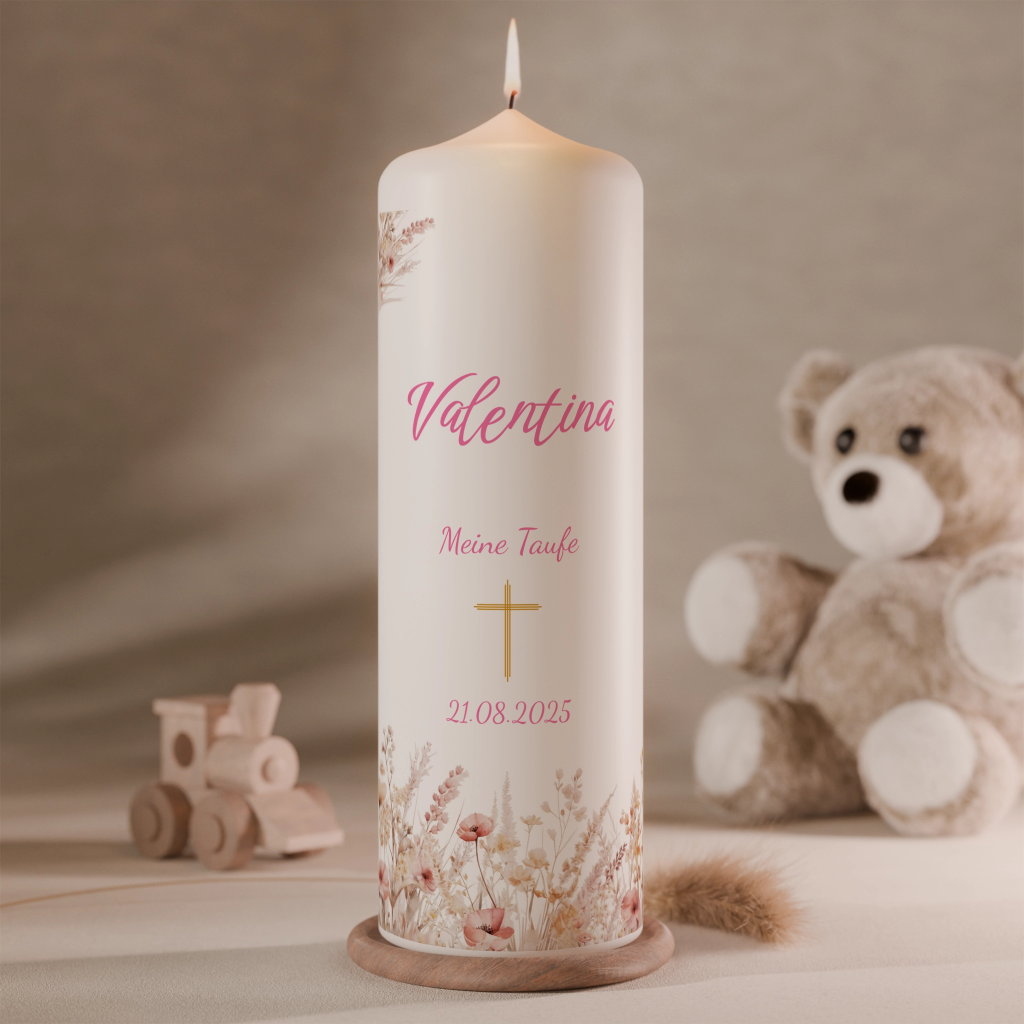 Personalisierte Taufkerze mit floralem Blumenmotiv, goldenem Kreuz, Name Valentina und Taufdatum