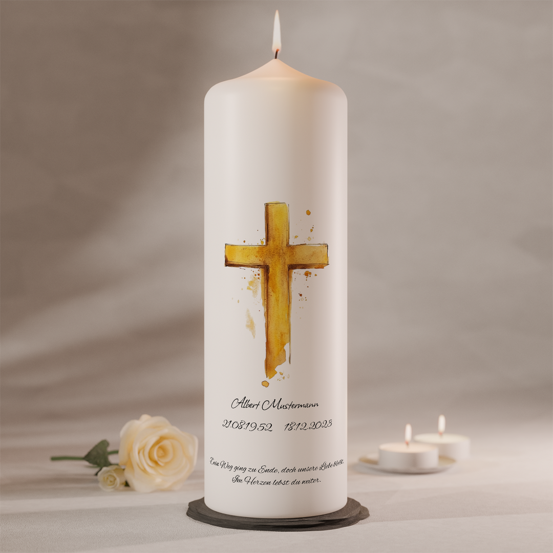 Weiße Trauerkerze mit goldenem Kreuz im Aquarellstil als Licht der Erinnerung