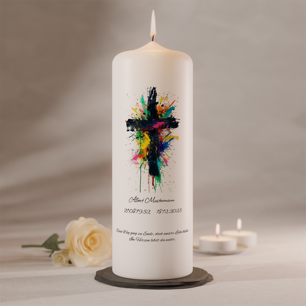 Personalisierbare Gedenkkerze mit schwarzem Kreuz und farbiger Pinselgestaltung