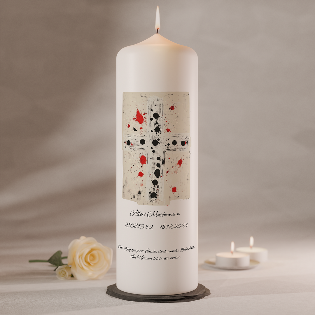 Moderne Trauerkerze mit Punktkreuz aus farbigen Symbolpunkten auf weißer Gedenkkerze